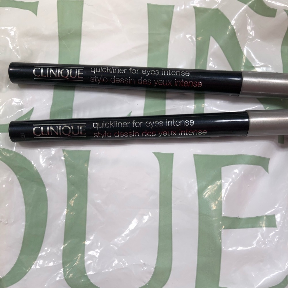 Clinique Quick Liner